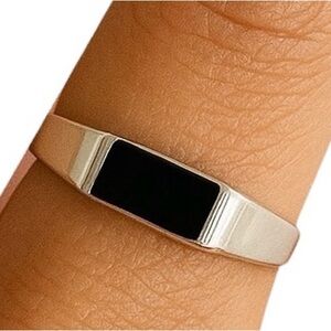 925 Sterling Silver & Onyx Ring